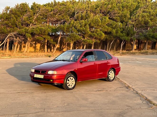 Volkswagen Polo 1995, 330,000 km - 1.6 l - Sumqayıt