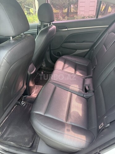 Hyundai Avante 2016, 221,555 km - 1.6 l - Naftalan