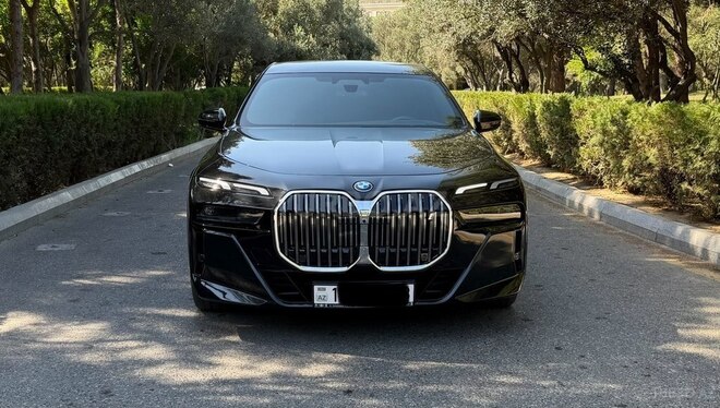 BMW i7 2023, 32,000 km - 0.0 l - Bakı