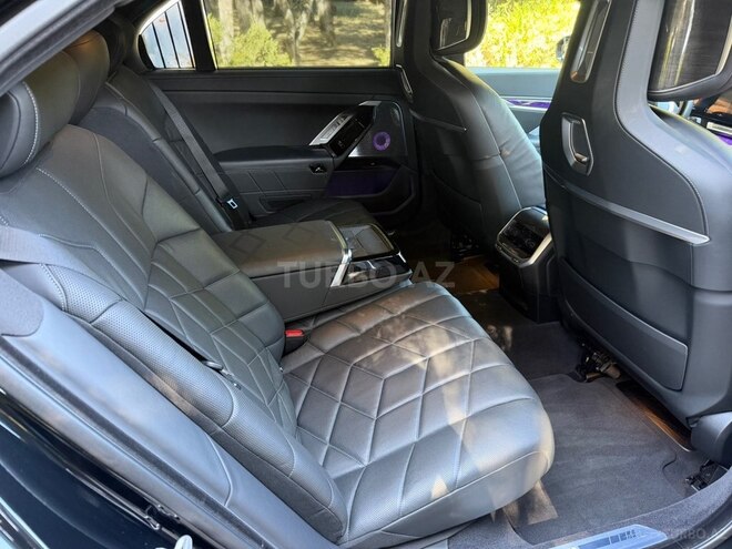 BMW i7 2023, 32,000 km - 0.0 l - Bakı