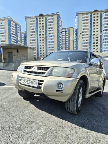 Mitsubishi Pajero 2004, 440,000 km - 3.2 l - Bakı