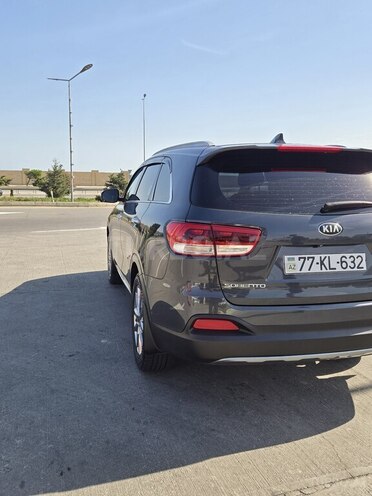 Kia Sorento 2015, 214,000 km - 2.0 л - Salyan