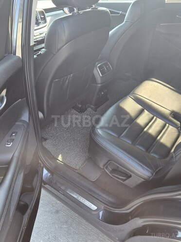 Kia Sorento 2015, 214,000 km - 2.0 л - Salyan