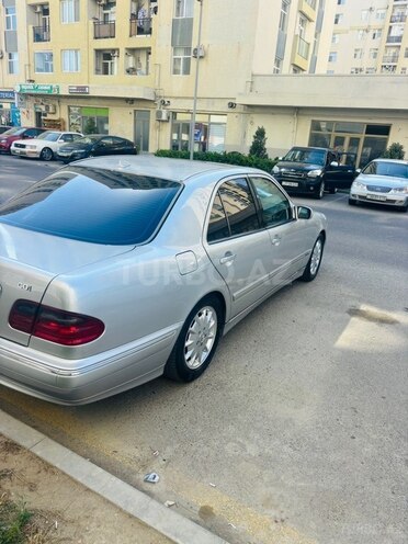 Mercedes E 270 1999, 398,000 km - 2.7 l - Bakı