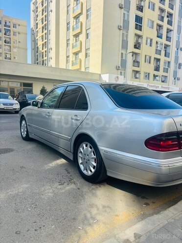 Mercedes E 270 1999, 398,000 km - 2.7 l - Bakı