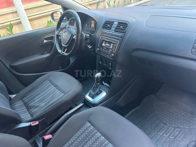 Volkswagen Polo 2018, 136,000 km - 1.6 l - Bakı