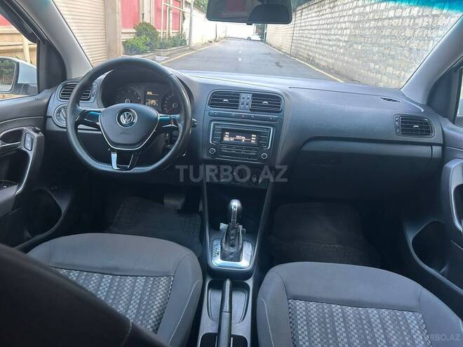 Volkswagen Polo 2018, 136,000 km - 1.6 l - Bakı