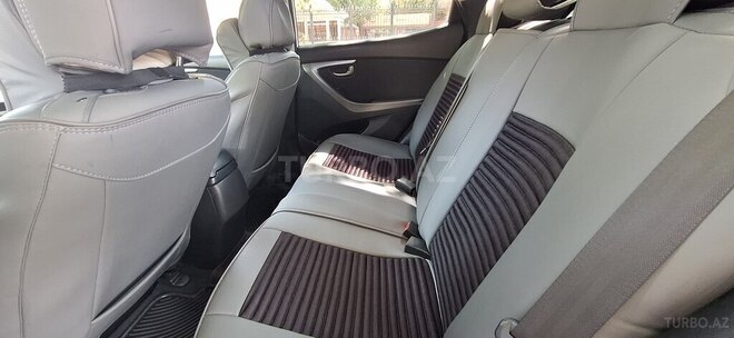 Hyundai Elantra 2015, 199,880 km - 1.8 l - Bakı