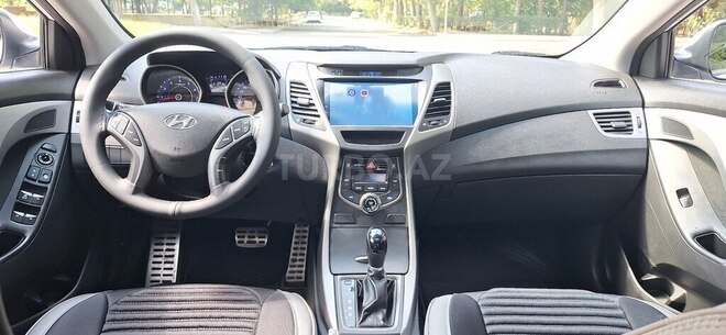 Hyundai Elantra 2015, 199,880 km - 1.8 l - Bakı