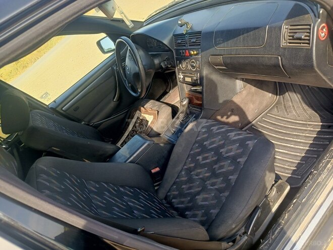Mercedes C 200 2000, 483,336 km - 2.2 л - Goranboy