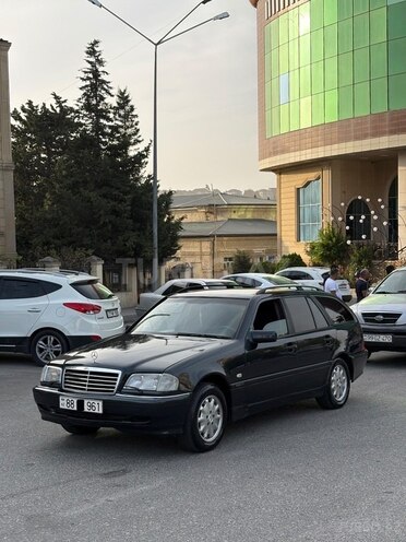 Mercedes C 220 2000, 316,000 km - 2.2 l - Bakı
