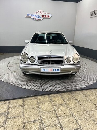 Mercedes E 240 1998, 328,111 km - 2.4 л - Sumqayıt