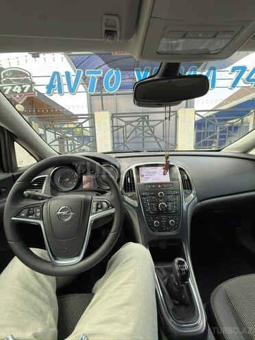 Opel Astra 2013, 174,000 km - 1.4 l - Gəncə