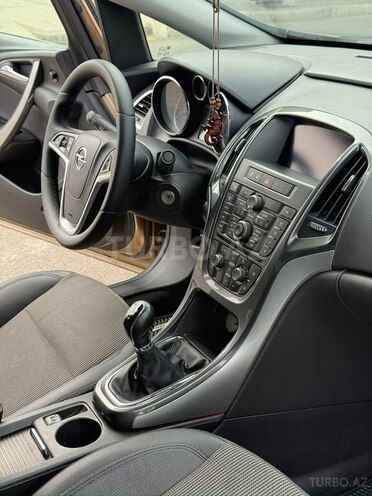 Opel Astra 2013, 174,000 km - 1.4 l - Gəncə