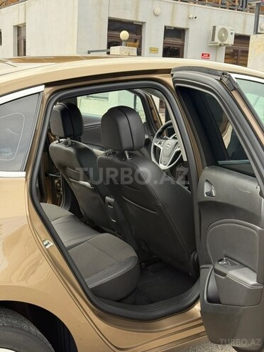 Opel Astra 2013, 174,000 km - 1.4 l - Gəncə