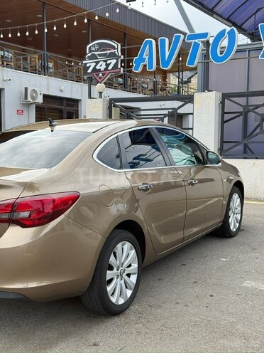 Opel Astra 2013, 174,000 km - 1.4 l - Gəncə
