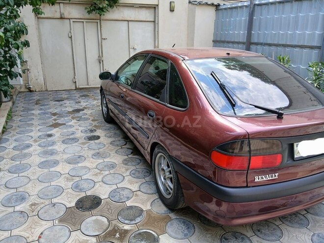 Renault Laguna 1997, 555,555 km - 1.8 l - Qax
