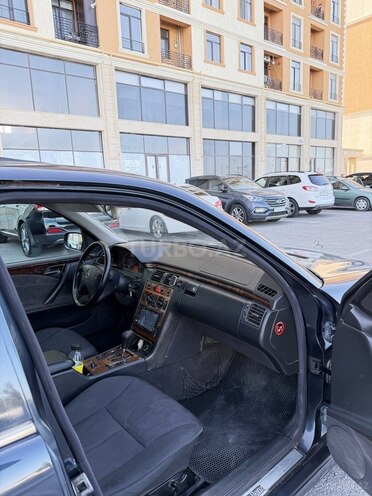 Mercedes E 220 1999, 520,000 km - 2.2 l - Bakı