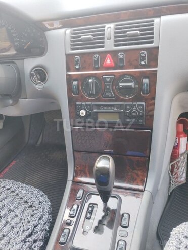 Mercedes E 240 2000, 187,050 km - 2.6 l - Bakı