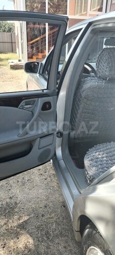 Mercedes E 240 2000, 187,050 km - 2.6 l - Bakı