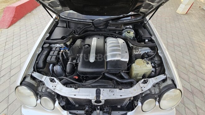 Mercedes E 270 2001, 385,000 km - 2.7 l - Salyan
