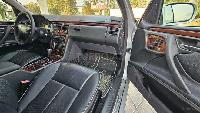 Mercedes E 270 2001, 385,000 km - 2.7 l - Salyan