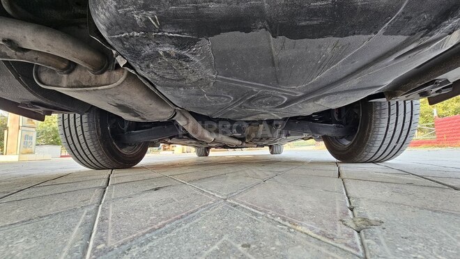 Mercedes E 270 2001, 385,000 km - 2.7 l - Salyan