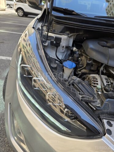 Hyundai Elantra 2015, 167,372 km - 1.8 л - Xırdalan