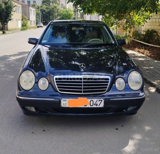 Mercedes E 270 2001, 430,000 km - 2.7 л - Quba