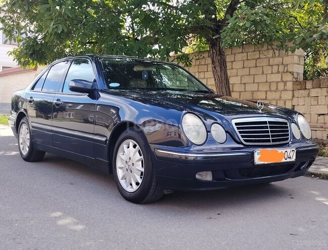 Mercedes E 270 2001, 430,000 km - 2.7 л - Quba
