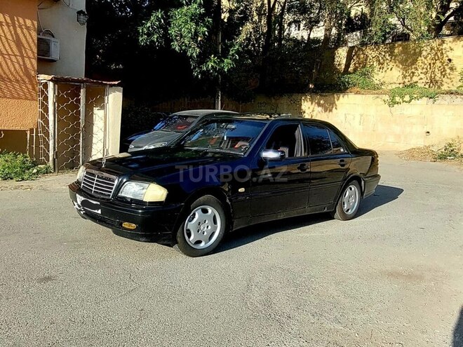 Mercedes C 220 1999, 330,000 km - 2.2 l - Bakı