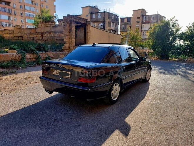 Mercedes C 220 1999, 330,000 km - 2.2 l - Bakı