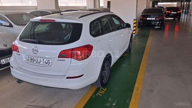 Opel Astra 2011, 240,000 km - 1.6 l - Bakı