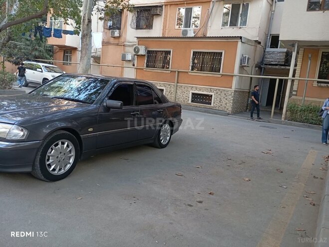 Mercedes C 220 1999, 300,000 km - 2.2 l - Bakı