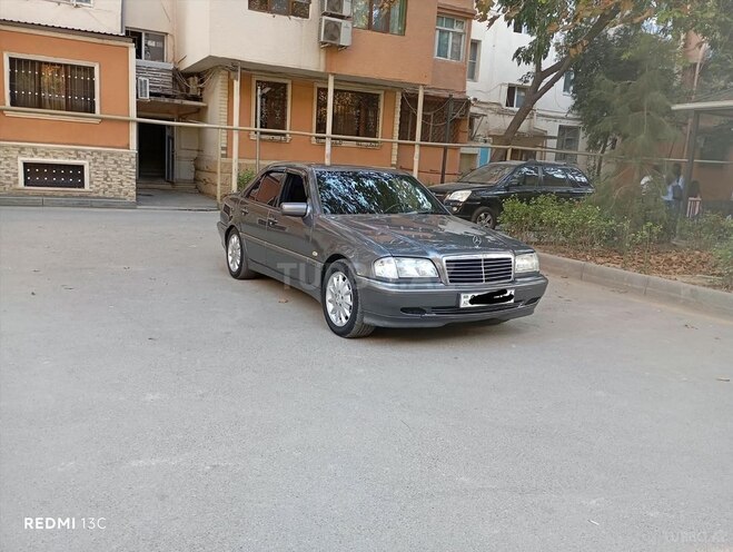 Mercedes C 220 1999, 300,000 km - 2.2 l - Bakı