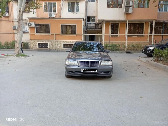 Mercedes C 220 1999, 300,000 km - 2.2 l - Bakı