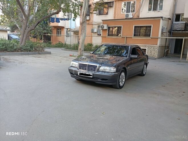 Mercedes C 220 1999, 300,000 km - 2.2 l - Bakı