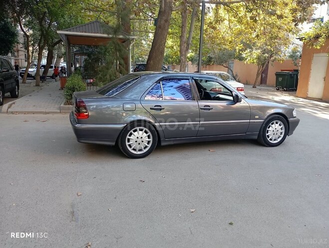 Mercedes C 220 1999, 300,000 km - 2.2 l - Bakı