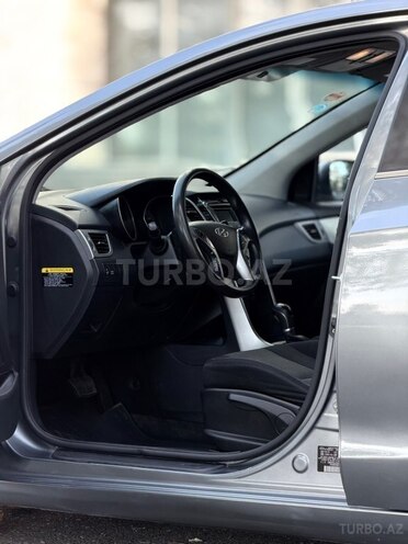 Hyundai Elantra 2015, 120,000 km - 2.0 l - İsmayıllı