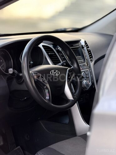 Hyundai Elantra 2015, 120,000 km - 2.0 l - İsmayıllı