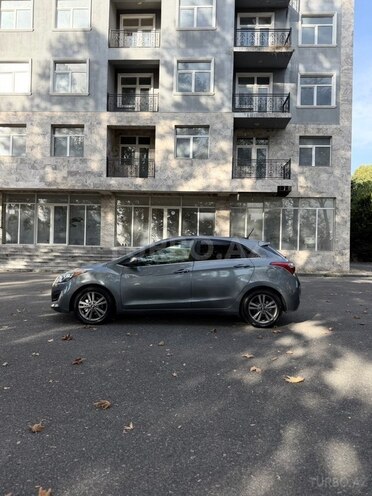 Hyundai Elantra 2015, 120,000 km - 2.0 l - İsmayıllı