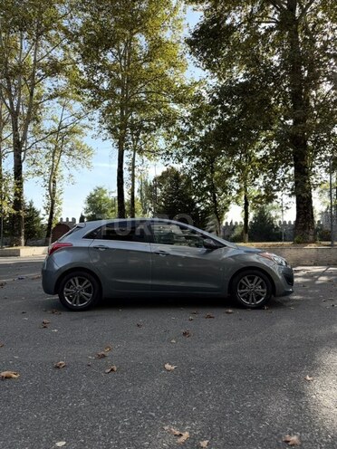 Hyundai Elantra 2015, 120,000 km - 2.0 l - İsmayıllı