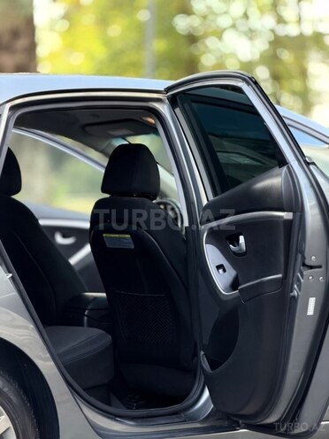 Hyundai Elantra 2015, 120,000 km - 2.0 l - İsmayıllı