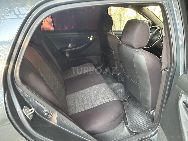 Toyota Corolla 2005, 218,000 km - 1.4 l - Bakı
