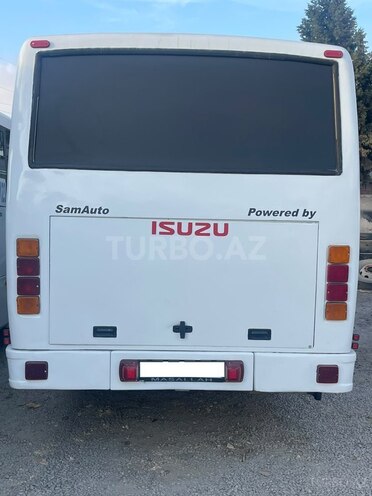 Isuzu NP 37 2012, 460,000 km - 4.4 l - Sumqayıt