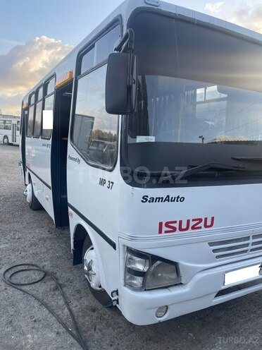 Isuzu NP 37 2012, 460,000 km - 4.4 l - Sumqayıt