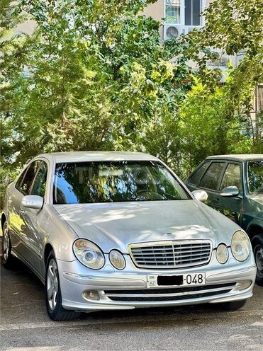 Mercedes E 220 2004, 434,500 km - 2.2 l - Bakı