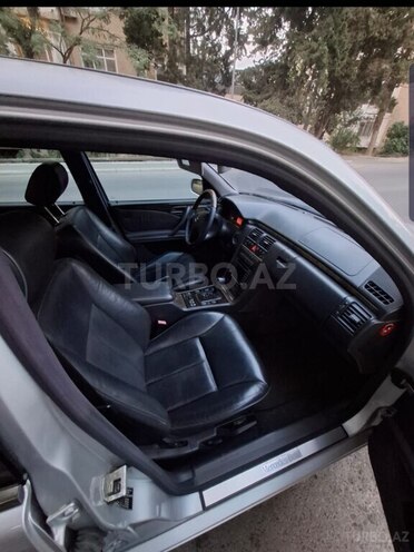 Mercedes E 320 1999, 360,000 km - 3.2 l - Bakı