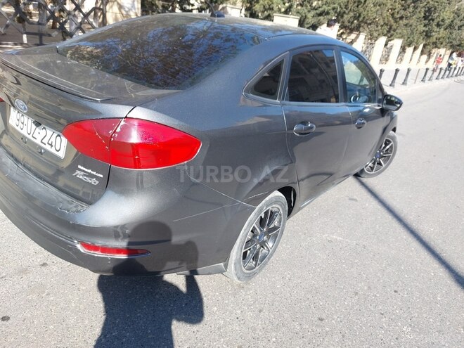 Ford Fiesta 2015, 104,000 km - 1.6 л - Bakı