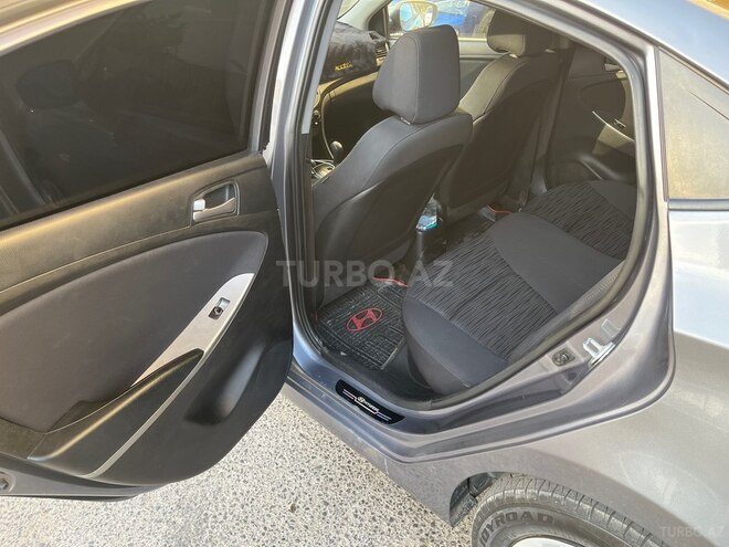 Hyundai Accent 2015, 285,000 km - 1.6 l - Bakı
